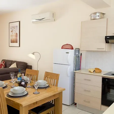Apartment Kira